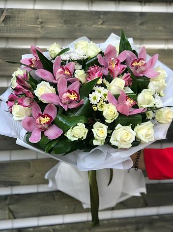 Букет цветов из: Розы и Хризантемы в Кугеси