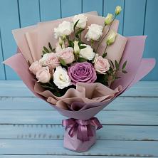 Букет цветов из:  Розы и Лизиантусы в Кугеси