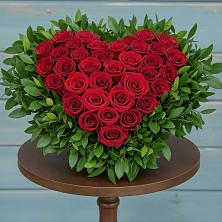 Цветочная композиция из Розы в виде сердца в Кугеси