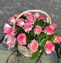 Цветочная композиция из Розы в корзине в Кугеси