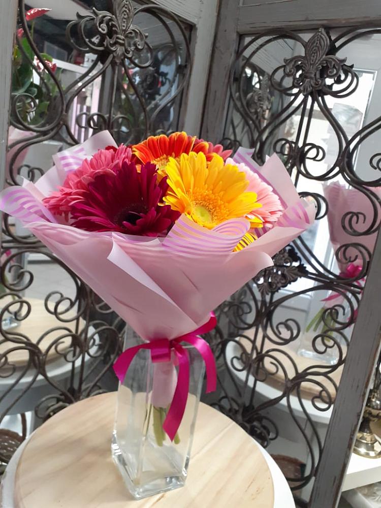 Букет радуга в Кугеси Букет цветов из: Герберы в Кугеси