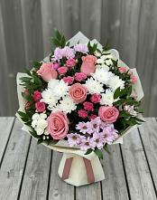 Букет цветов из:  Альстромерии, Гвоздики, Розы и Хризантемы #REPLACE_PRED# Кугеси