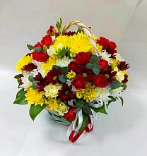 Цветочная композиция из Хризантемы и Розы в корзине в Кугеси