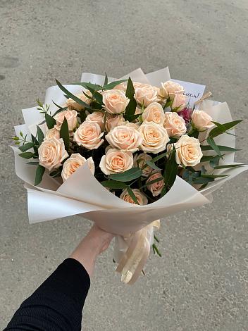 Букет Кремовые розы Латте в Кугеси