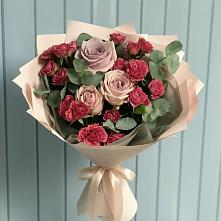 Букет цветов из:  Гвоздики и Розы в Кугеси