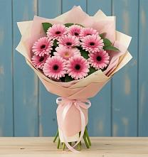 Букет пурпурно-розовый #REPLACE_PRED# Кугеси Букет цветов из:  Герберы #REPLACE_PRED# Кугеси