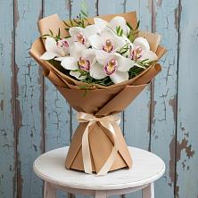 Букет цветов из:  Орхидеи и Розы в Кугеси